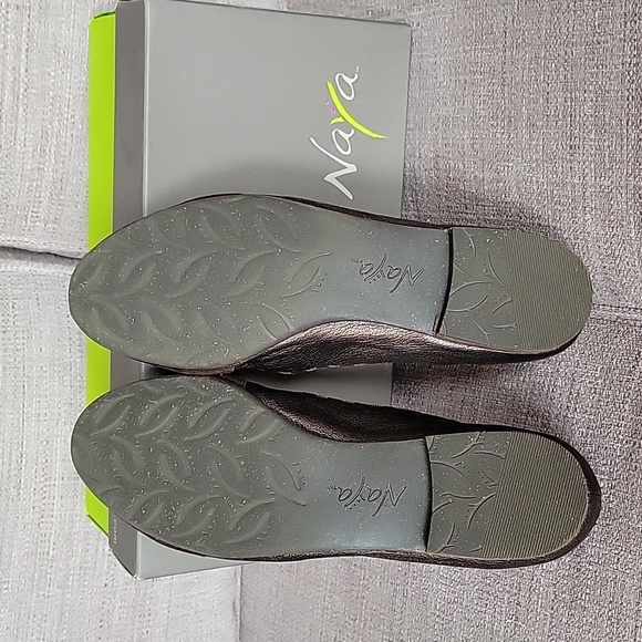 Brown Flat - Picture 3 of 5